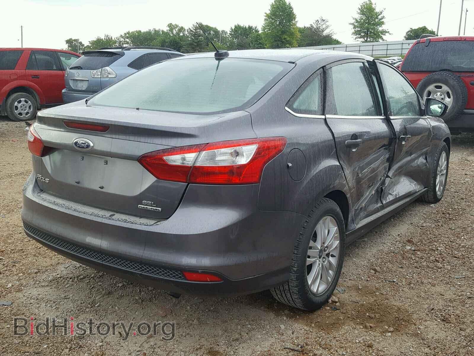 2012 Ford FOCUS (VIN 1FAHP3H28CL408003) — photo 4 of 10