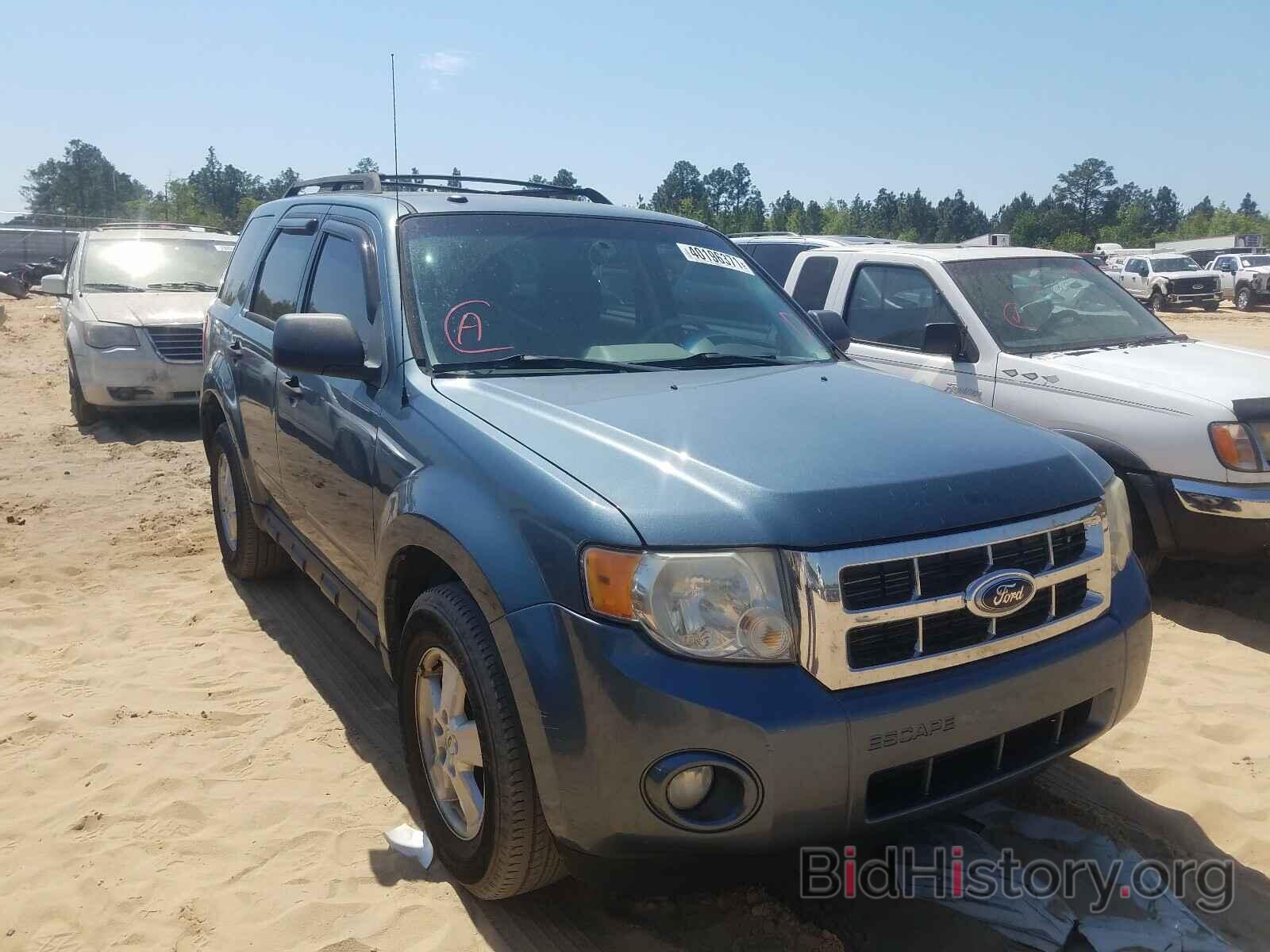 Photo 1FMCU0D73AKB29053 - FORD ESCAPE 2010