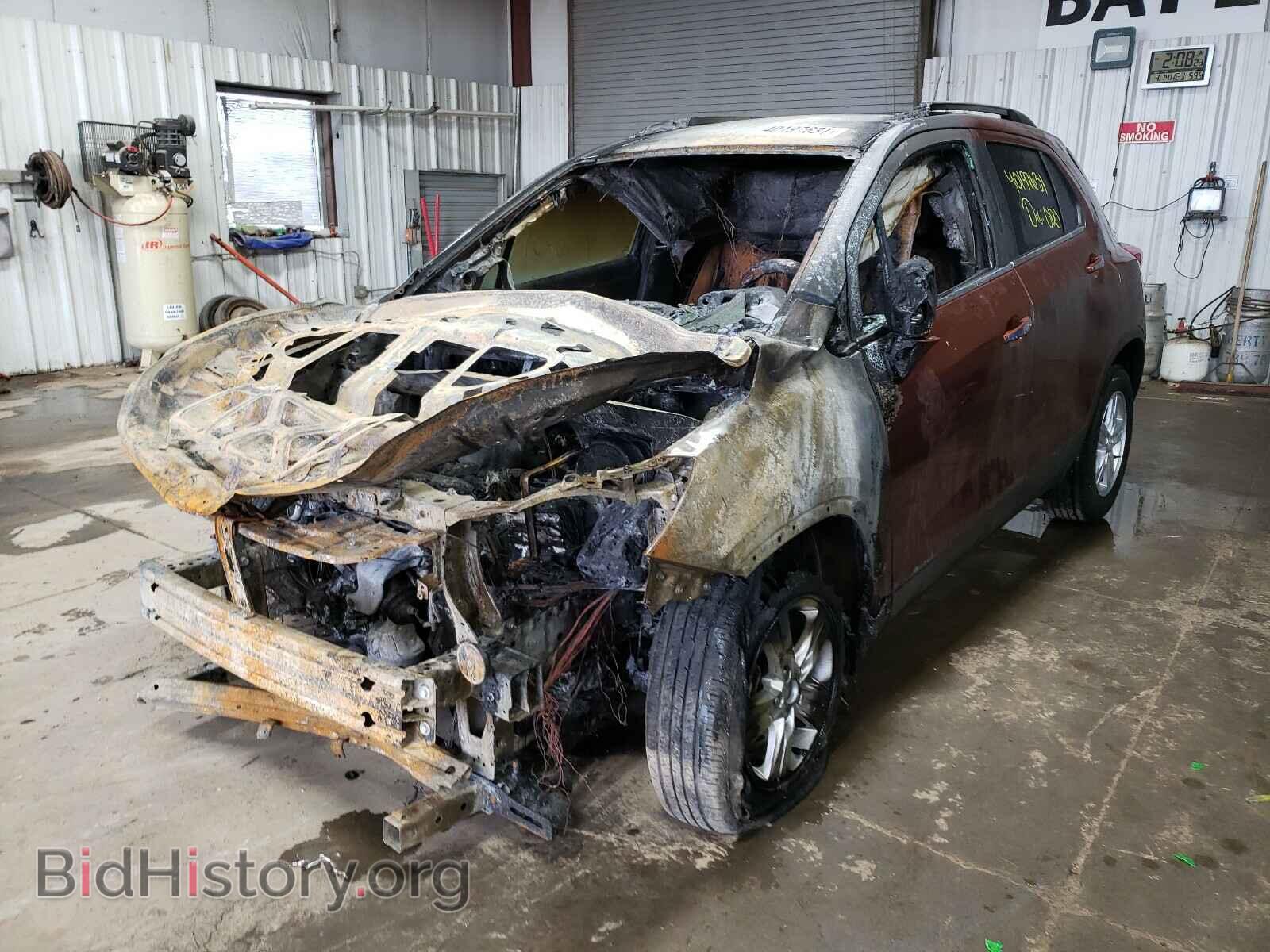 2019 CHEVROLET TRAX - VIN: 3GNCJLSB0KL241077 - Фото 2