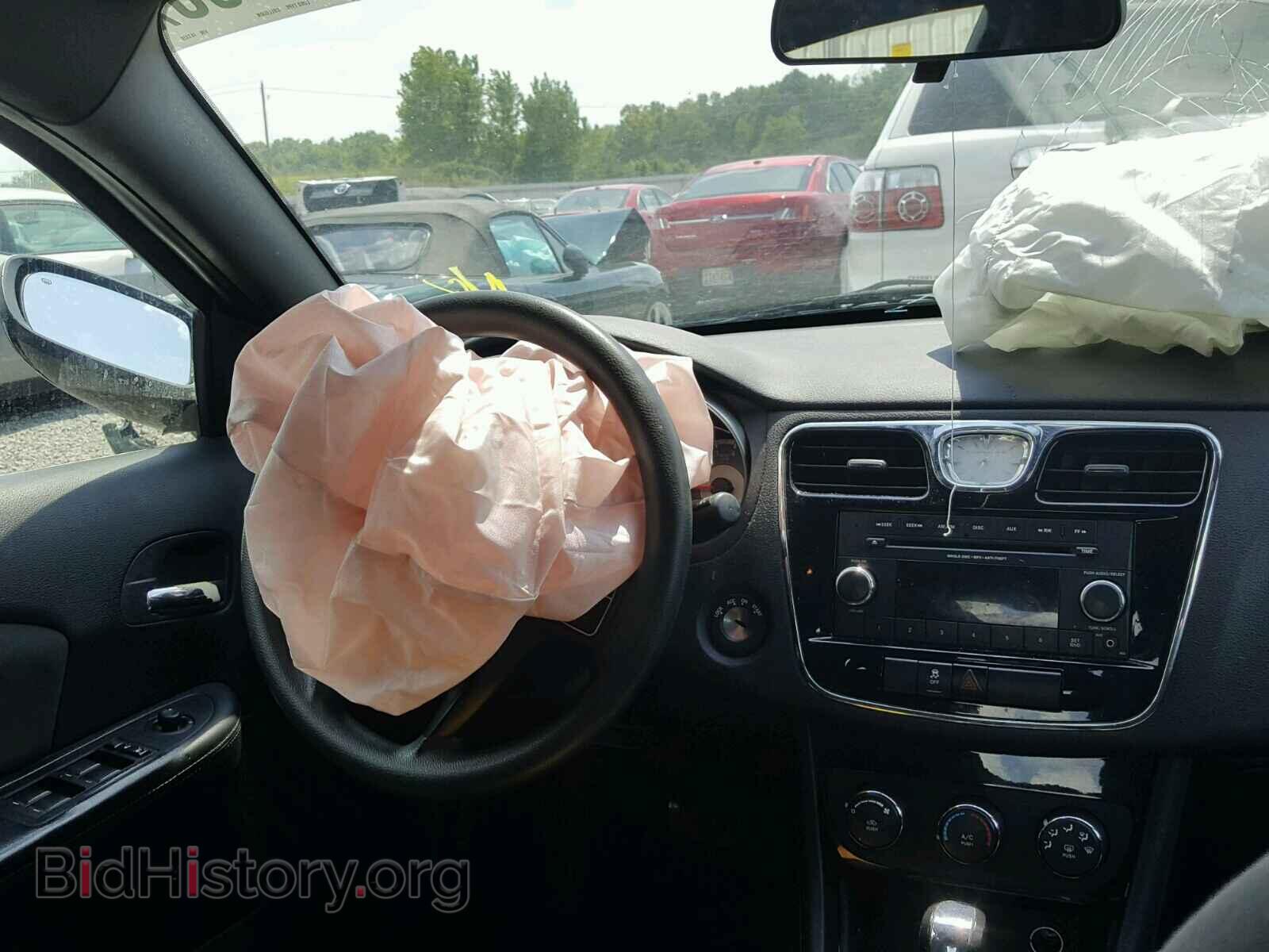 2012 CHRYSLER 200 - VIN: 1C3CCBAB8CN163328 - Фото 9