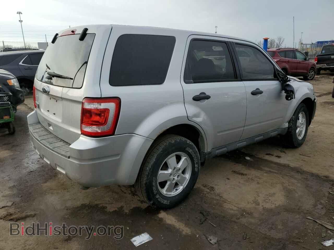 2011 FORD ESCAPE - VIN: 1FMCU0C79BKA92139 - Фото 3