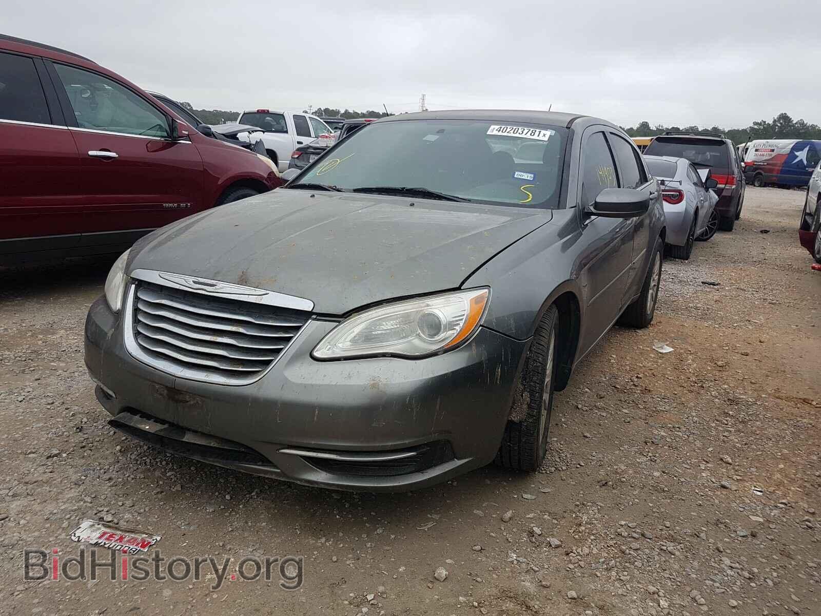 2012 CHRYSLER 200 - VIN: 1C3CCBAB2CN158013 - Фото 2