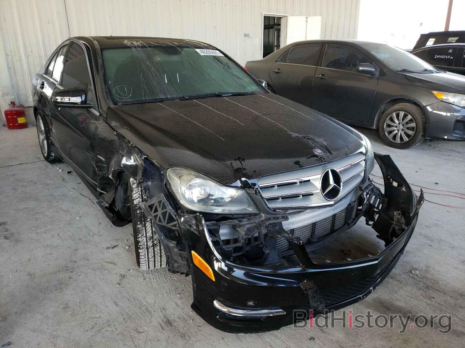 Photo WDDGF4HB0CR221453 - MERCEDES-BENZ C CLASS 2012