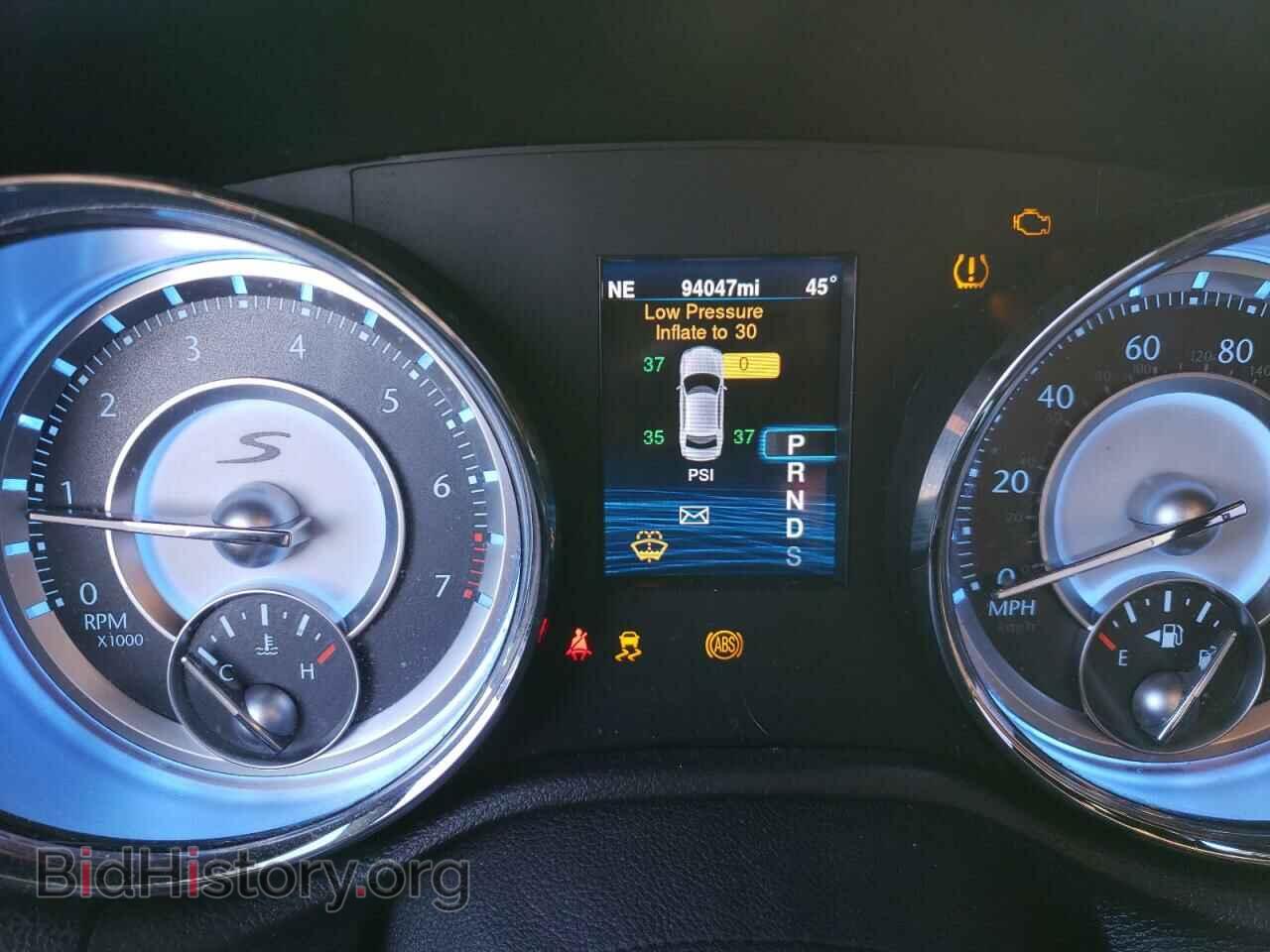 2014 CHRYSLER 300 - VIN: 2C3CCAGG8EH311938 - Фото 9