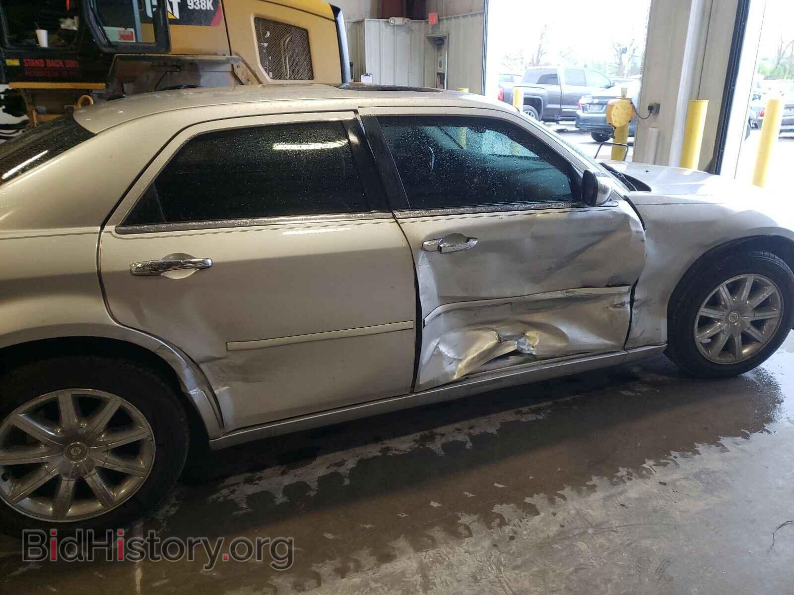 2009 CHRYSLER 300 - VIN: 2C3LA33VX9H541797 - Фото 9