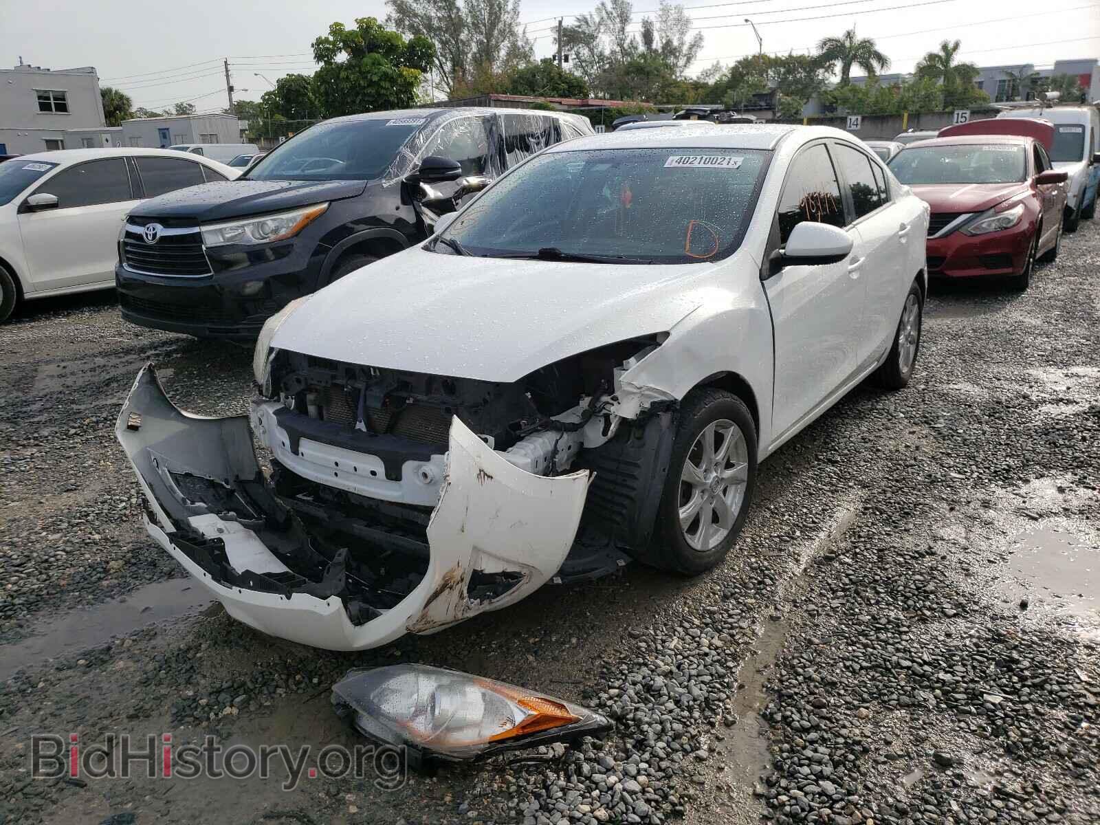 2011 MAZDA 3 - VIN: JM1BL1VG7B1437499 - Фото 2