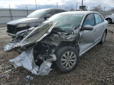 2015 Volkswagen PASSAT S, gray — VIN 1VWAT7A31FC043649, Copart