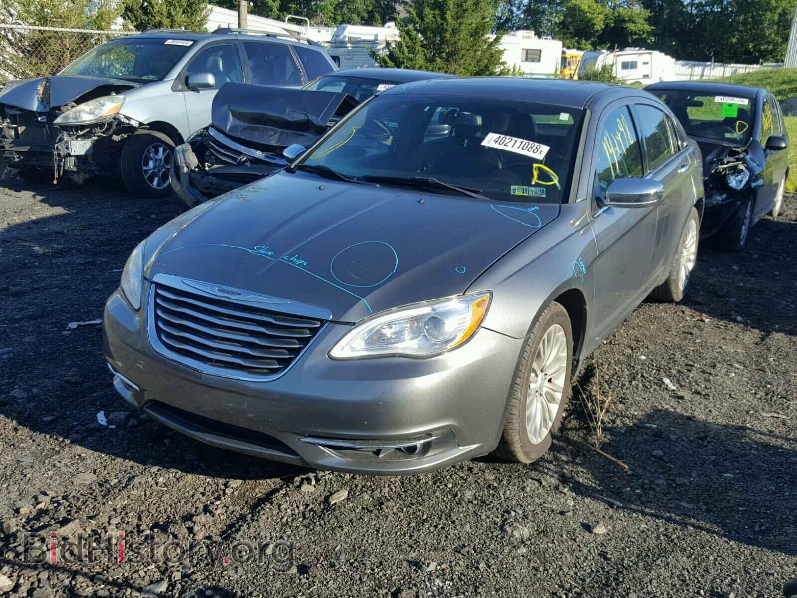 2011 CHRYSLER 200 - VIN: 1C3BC2FGXBN610076 - Фото 2
