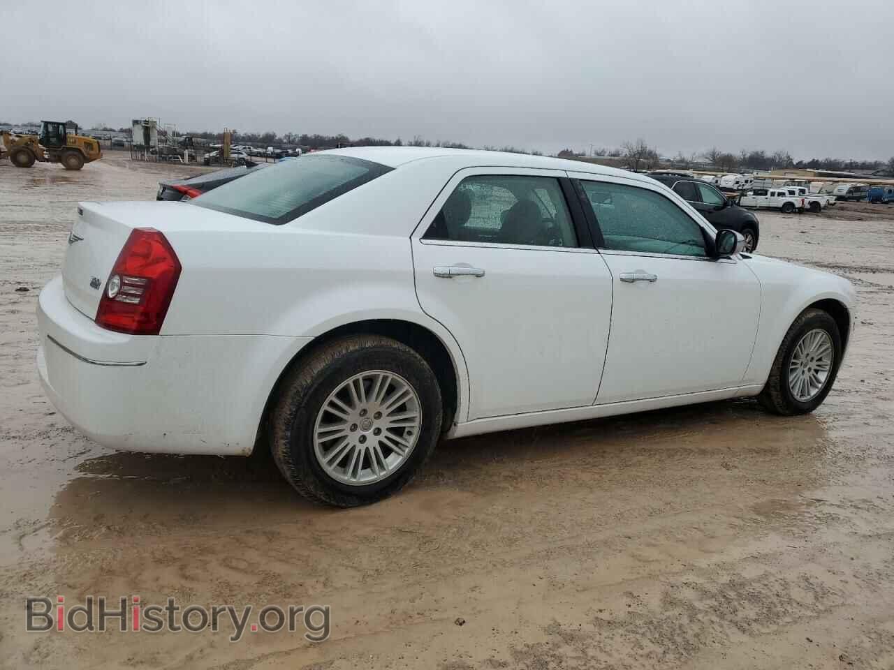 2010 CHRYSLER 300 - VIN: 2C3CA4CD5AH329178 - Фото 3