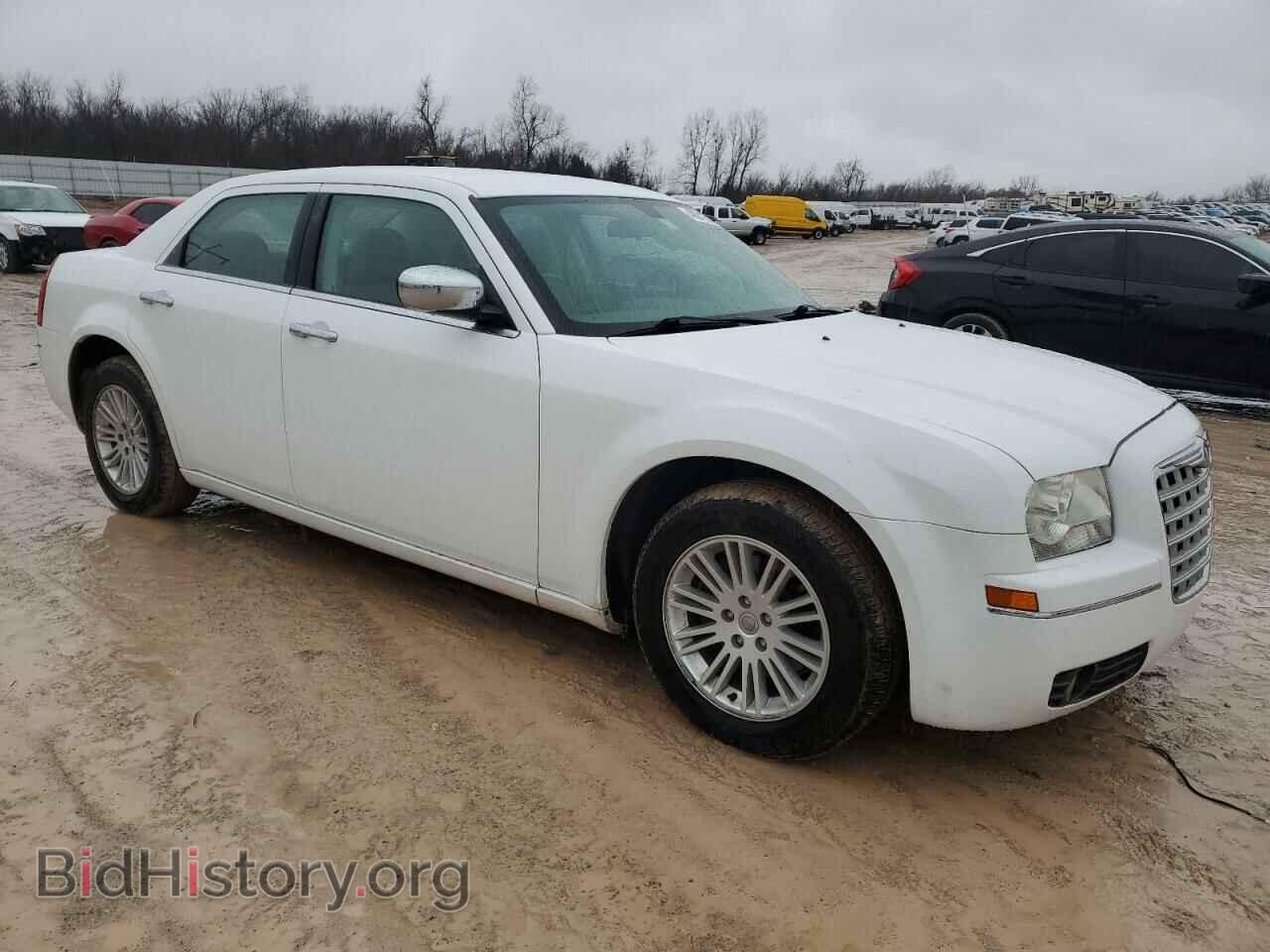 2010 CHRYSLER 300 - VIN: 2C3CA4CD5AH329178 - Фото 4