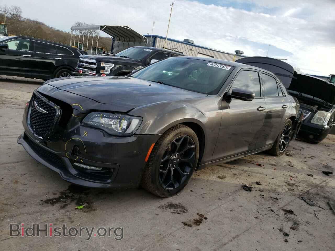 Фотография 2C3CCABG8KH508322 - CHRYSLER 300 2019