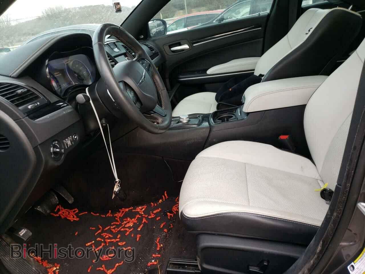 2019 CHRYSLER 300 - VIN: 2C3CCABG8KH508322 - Фото 7