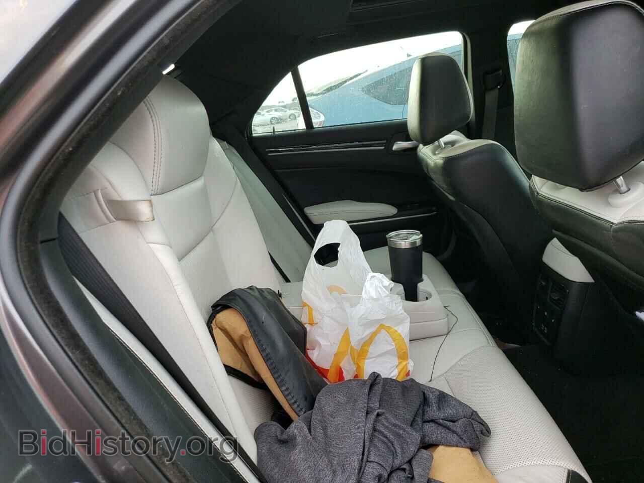 2019 CHRYSLER 300 - VIN: 2C3CCABG8KH508322 - Фото 10