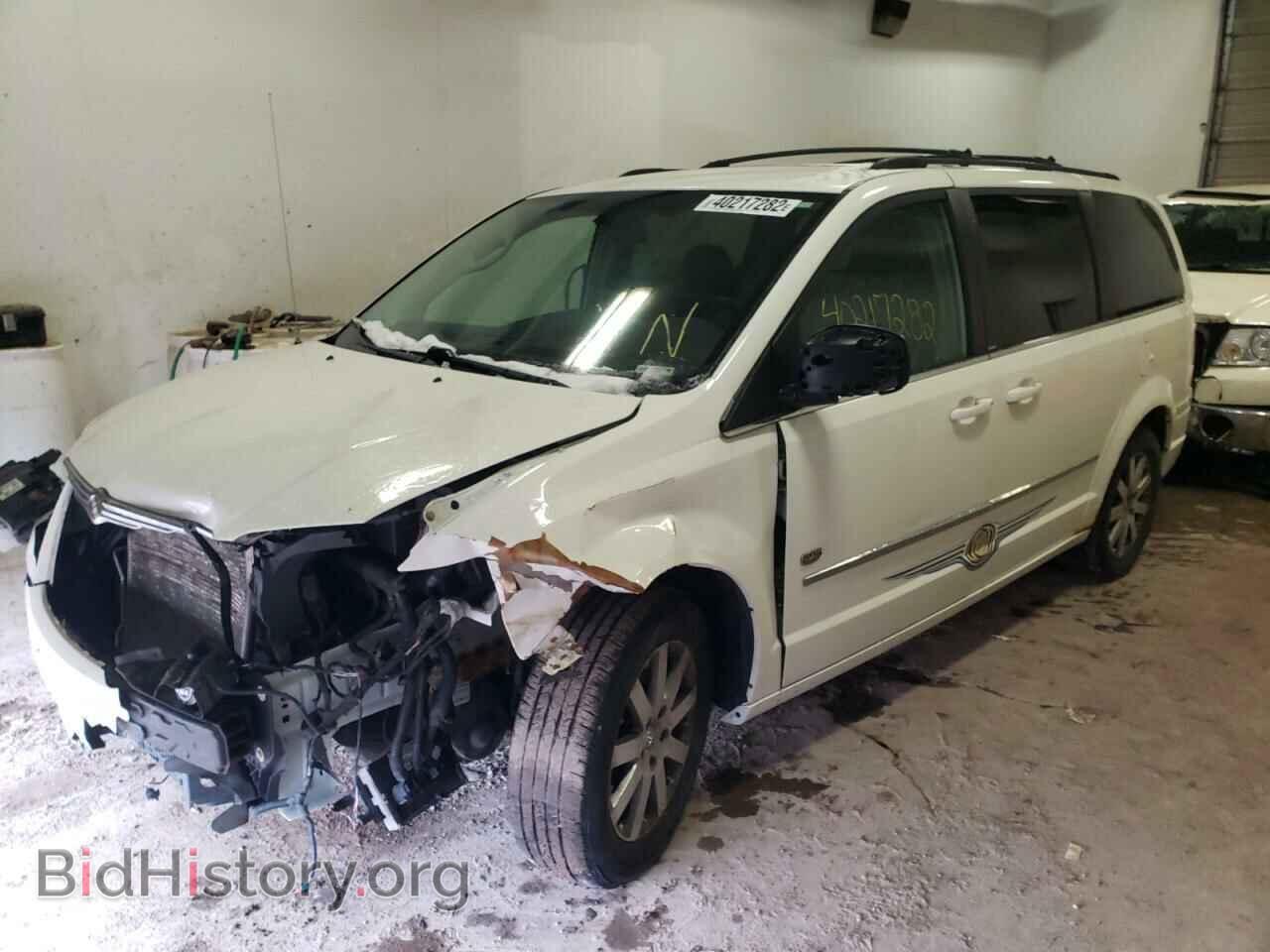 2009 CHRYSLER MINIVAN - VIN: 2A8HR54XX9R655193 - Фото 2