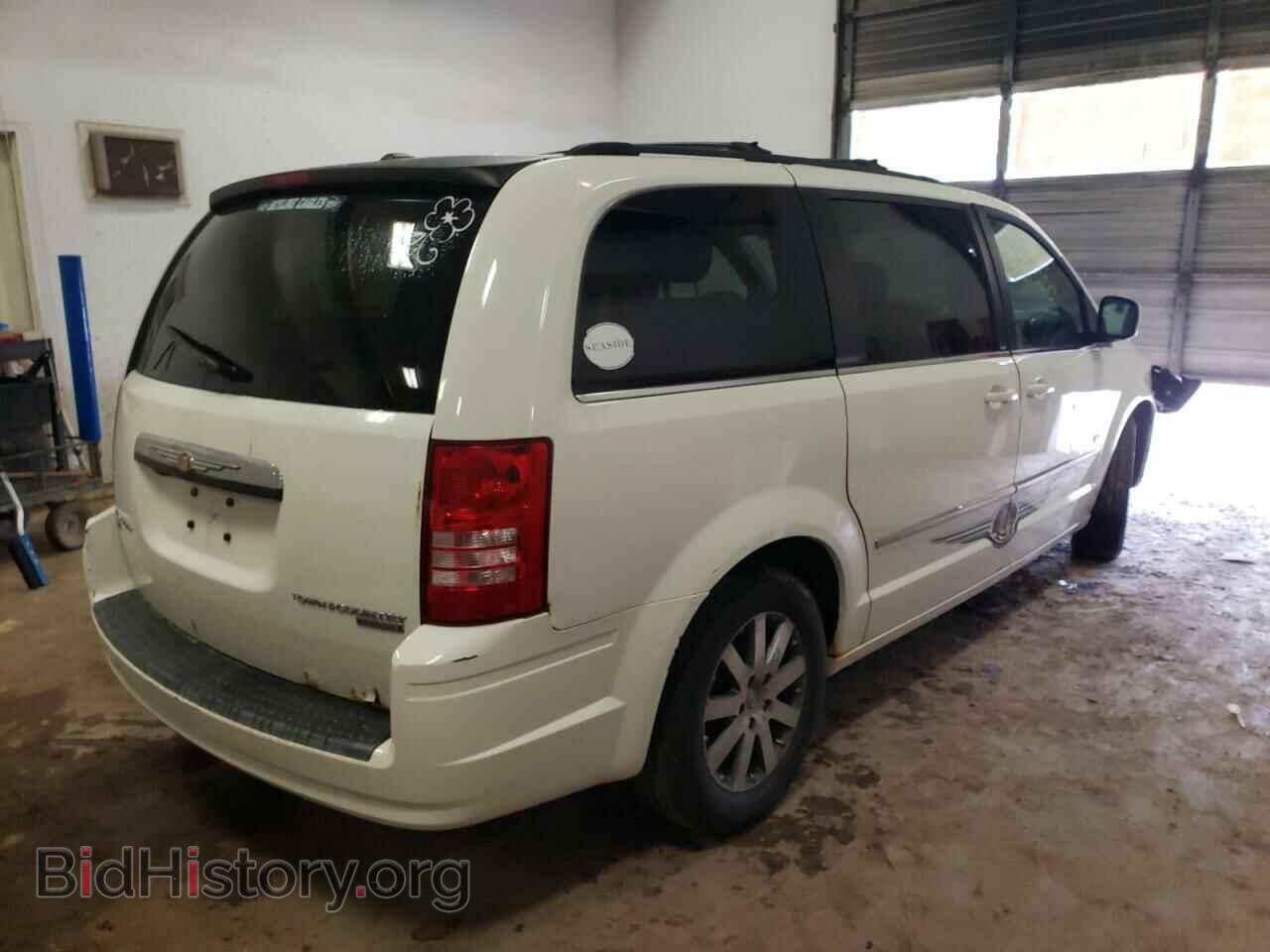 2009 CHRYSLER MINIVAN - VIN: 2A8HR54XX9R655193 - Фото 4
