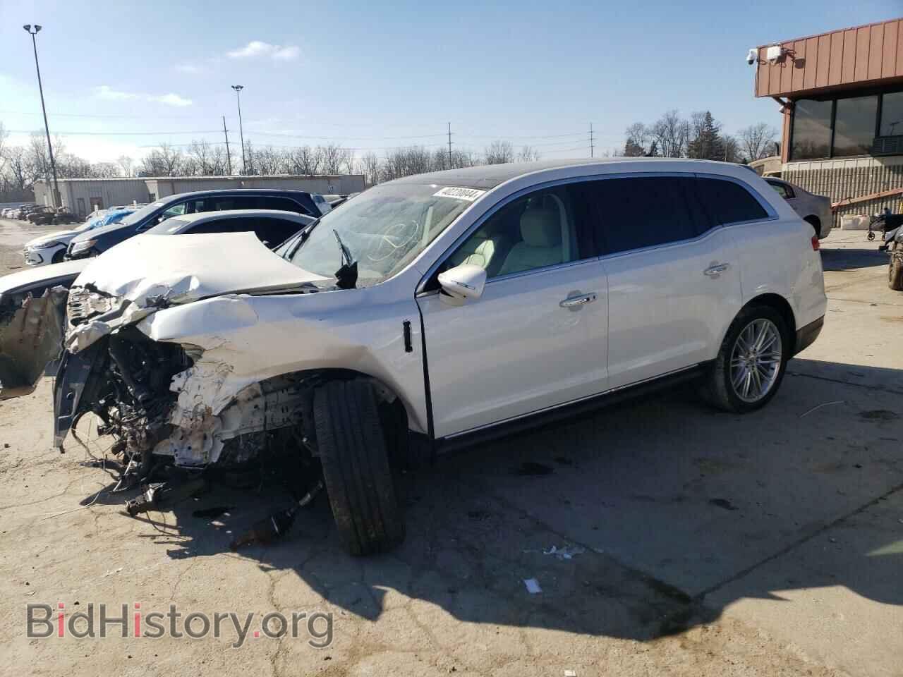 Photo 2LMHJ5AT6KBL01220 - LINCOLN MKT 2019