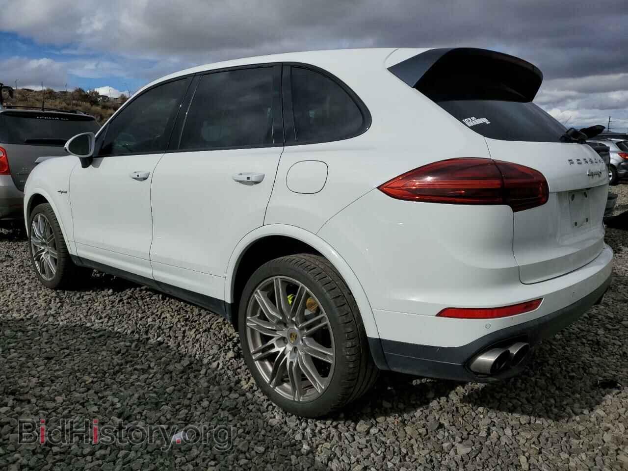 2017 PORSCHE CAYENNE - VIN: WP1AE2A23HLA75284 - Фото 2