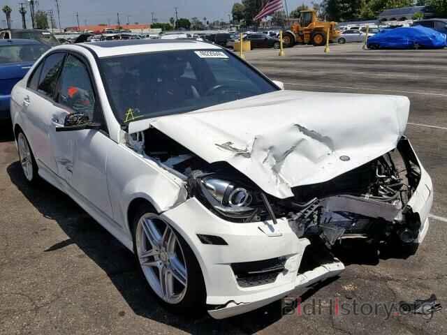 Photo WDDGF4HB6DR274921 - MERCEDES-BENZ C 250 2013