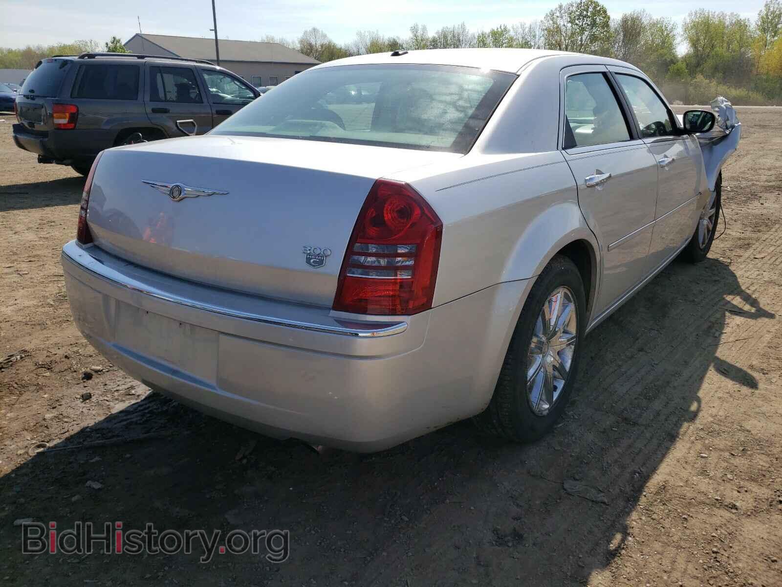 2007 CHRYSLER 300 - VIN: 2C3KA63H57H840201 - Фото 4