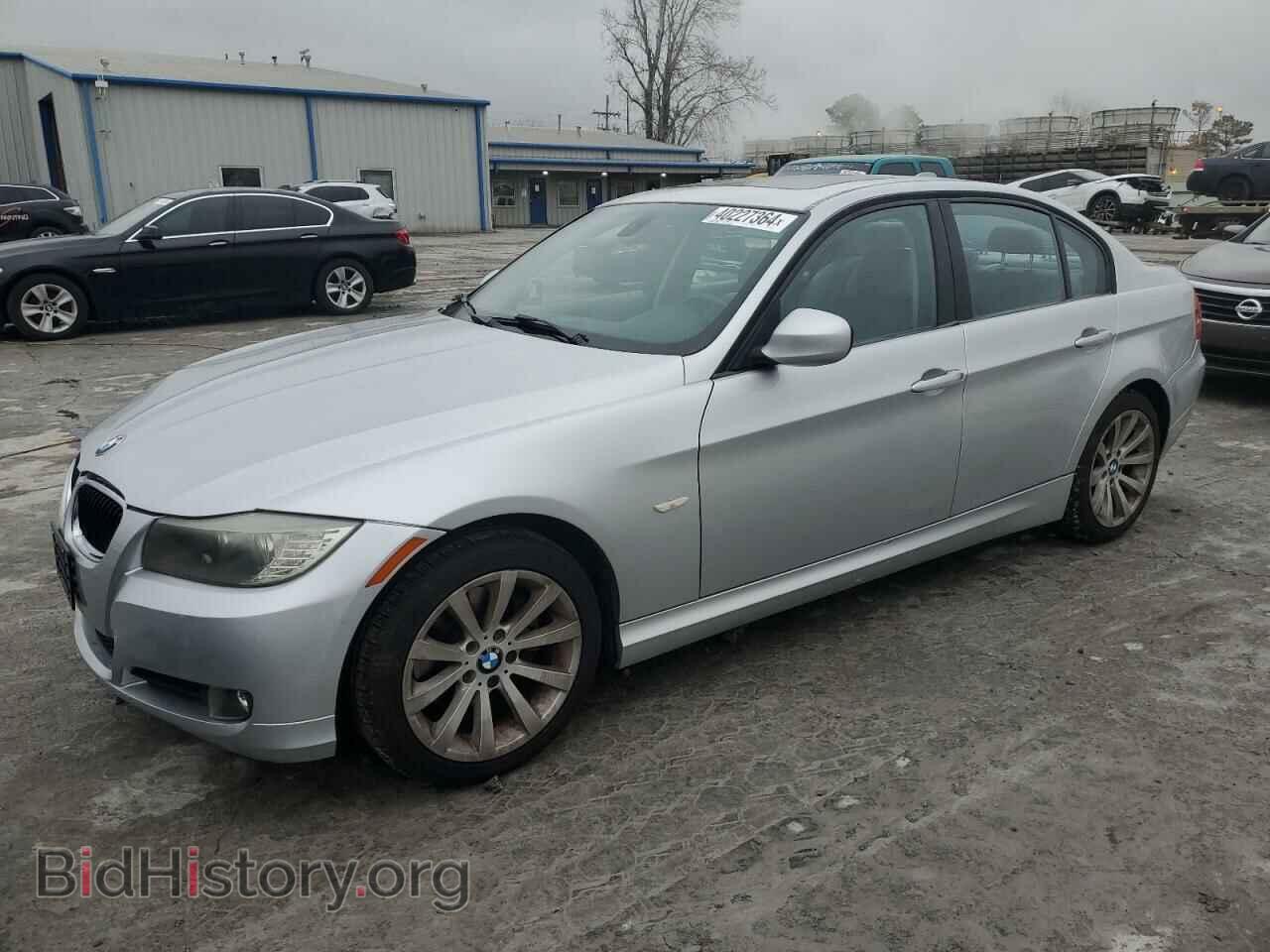 Фотография WBAPH7C50BE677527 - BMW 3 SERIES 2011