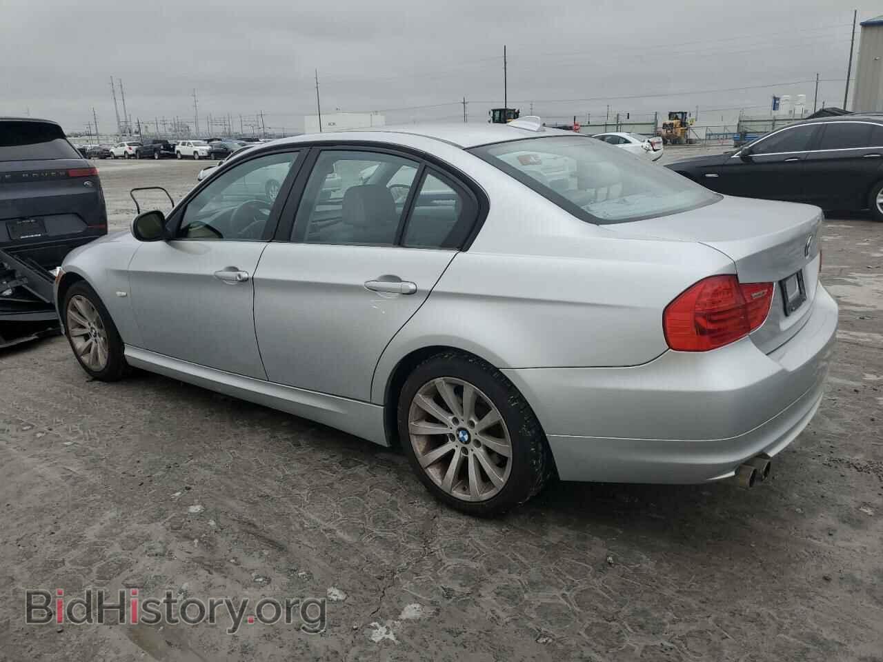 2011 BMW 3 SERIES - VIN: WBAPH7C50BE677527 - Фото 2
