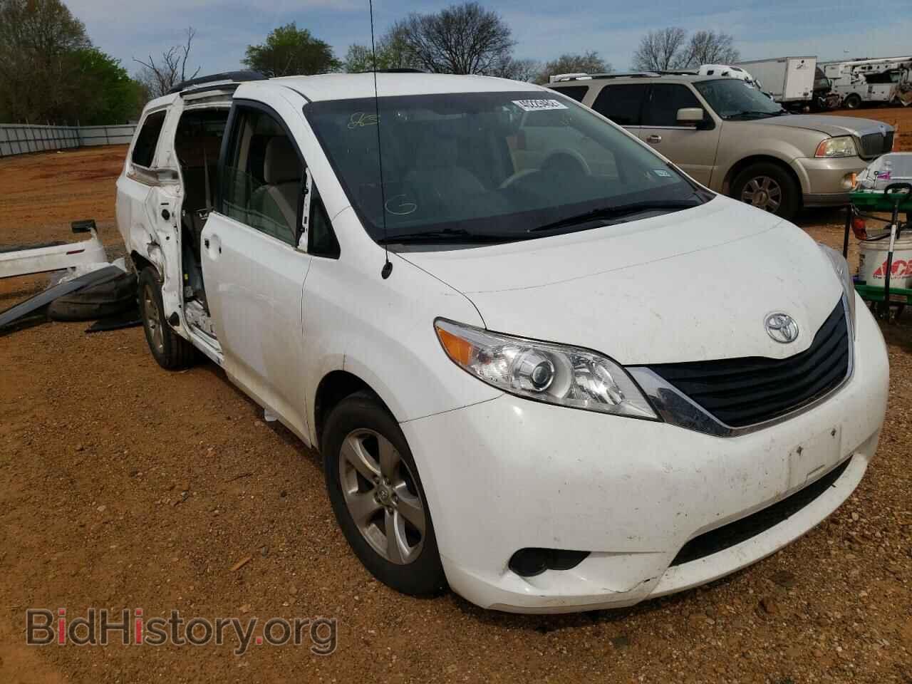 Photo 5TDKK3DC3DS370693 - TOYOTA SIENNA 2013