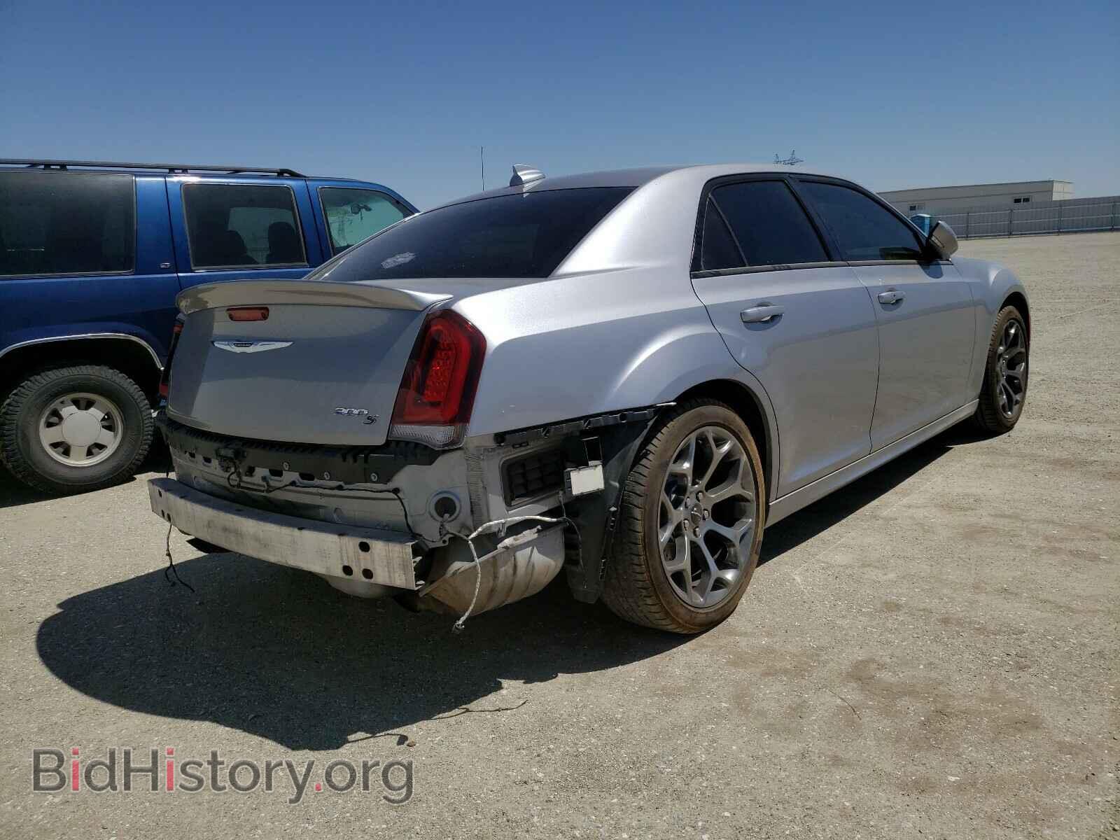 2017 CHRYSLER 300 - VIN: 2C3CCABT2HH657962 - Фото 4