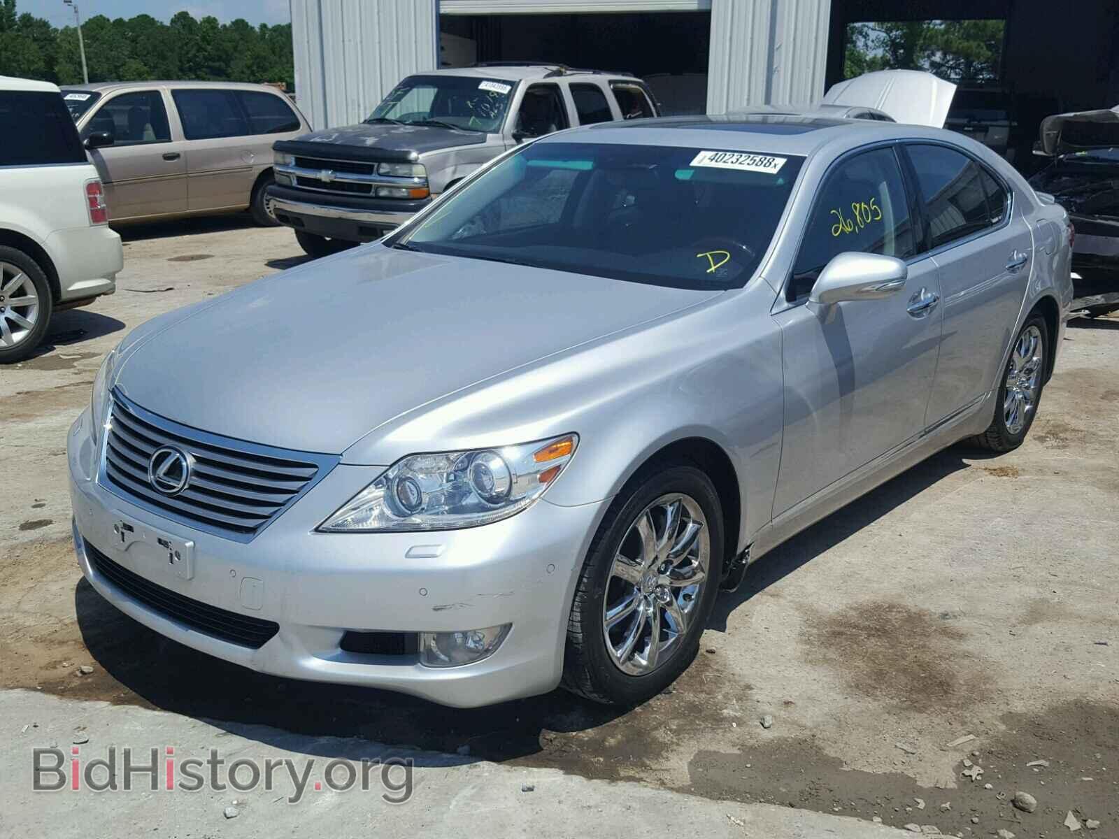 2011 LEXUS LS460 - VIN: JTHBL5EF7B5103124 - Photo 2