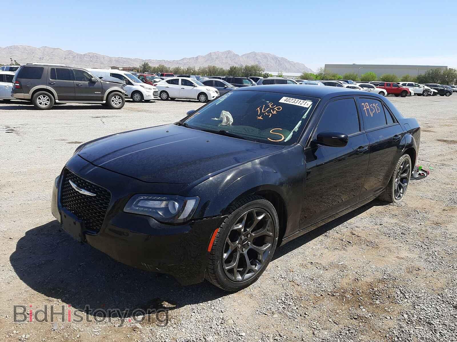 2016 CHRYSLER 300 - VIN: 2C3CCABG0GH229907 - Фото 2