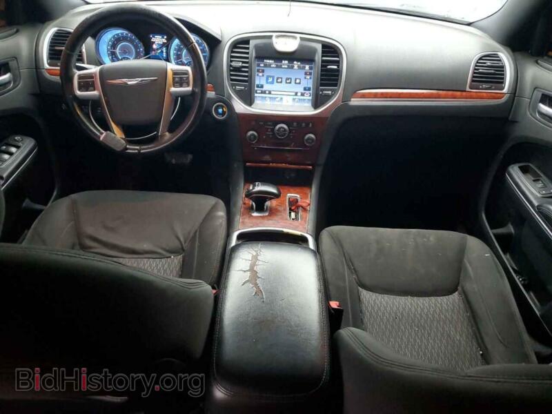 2012 Chrysler 300 (VIN 2C3CCAAG4CH192730) — фото 8 из 12
