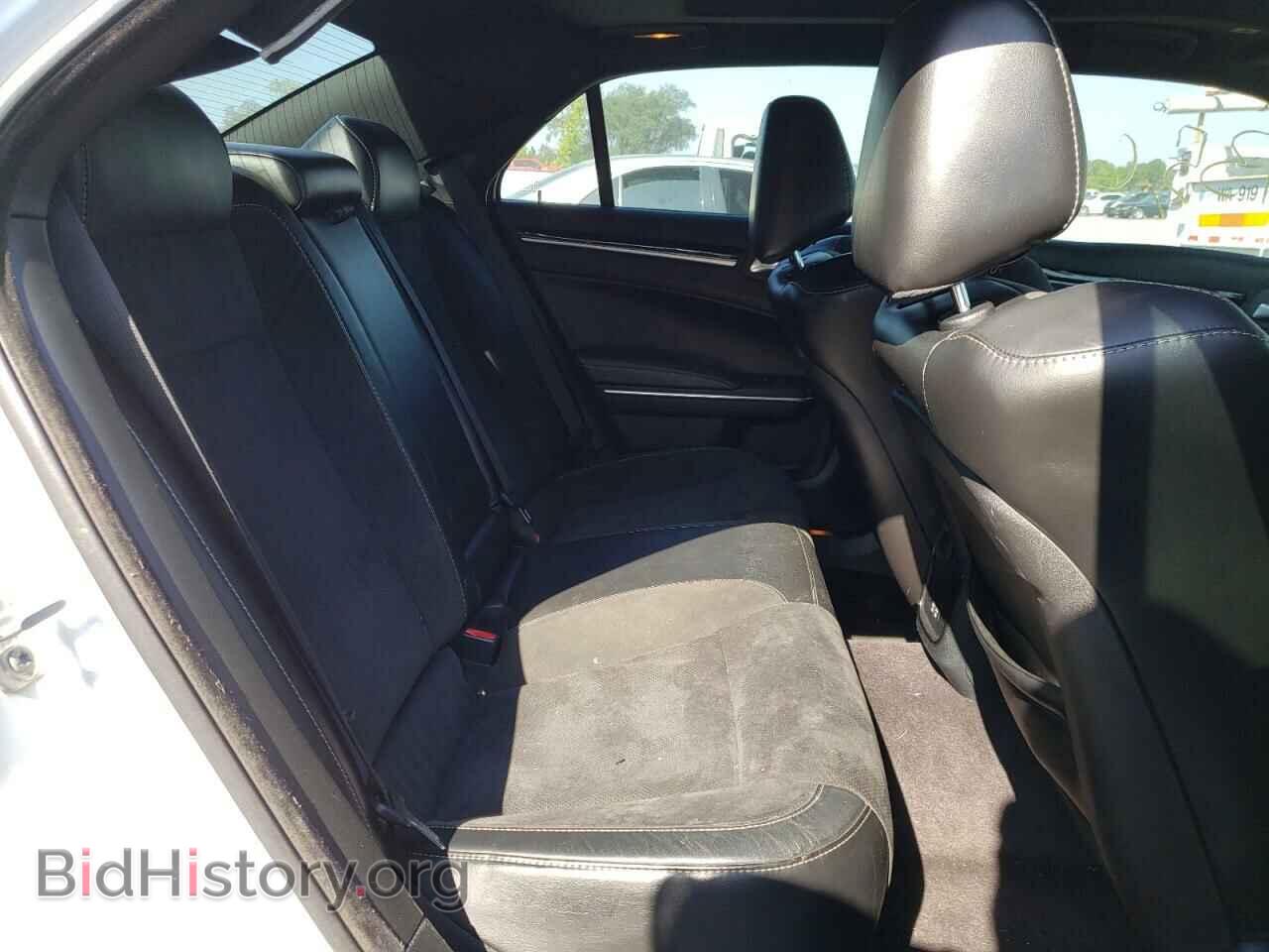 2017 CHRYSLER 300 - VIN: 2C3CCABG1HH646972 - Фото 6