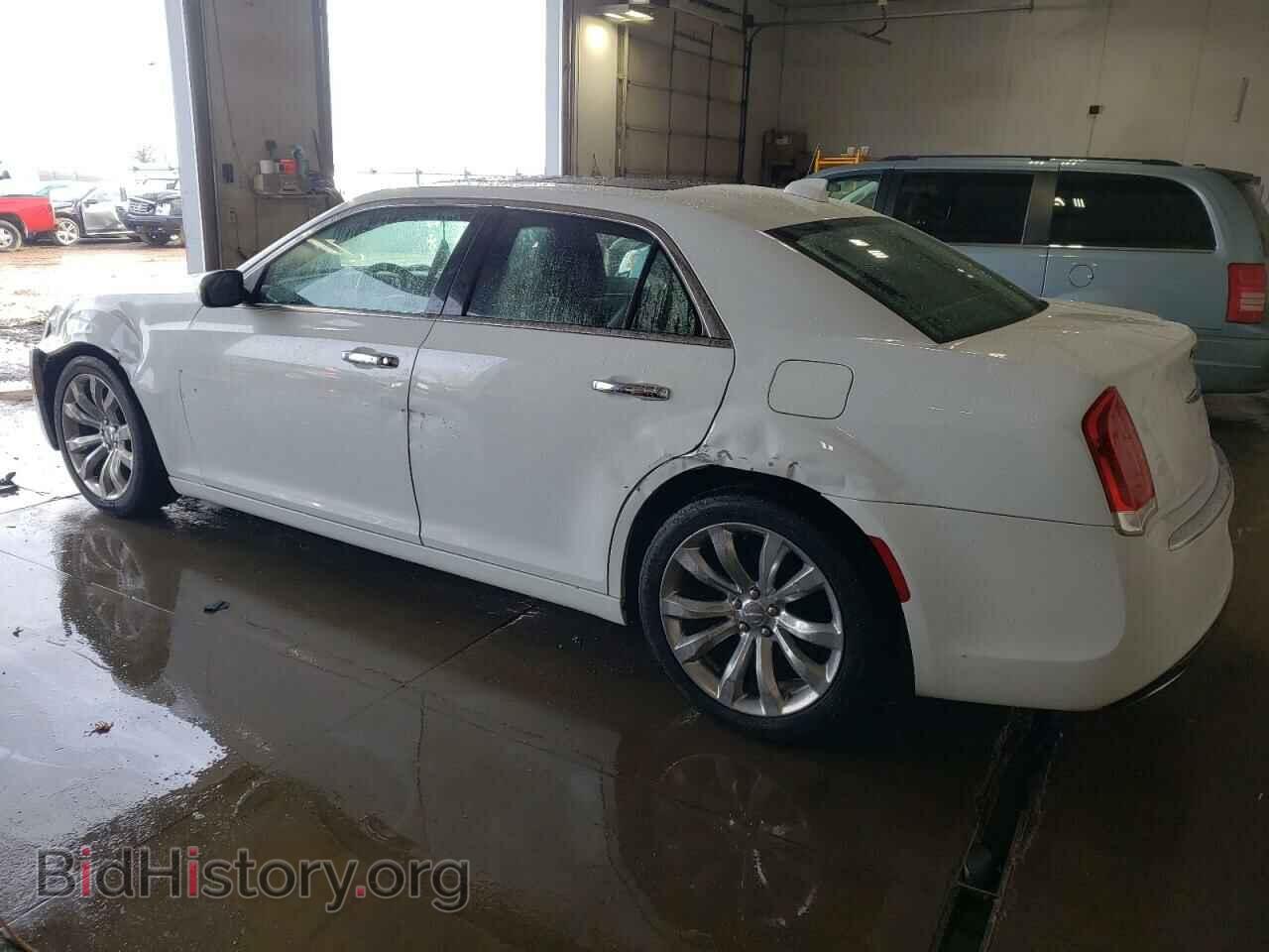 2017 CHRYSLER 300 - VIN: 2C3CCAEG3HH667849 - Фото 2