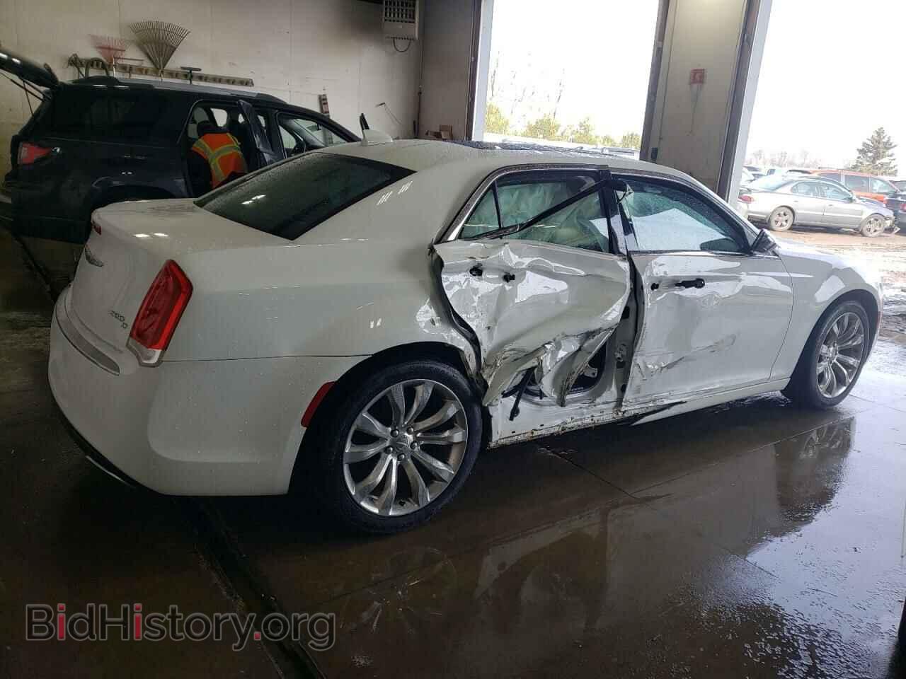 2017 CHRYSLER 300 - VIN: 2C3CCAEG3HH667849 - Фото 3