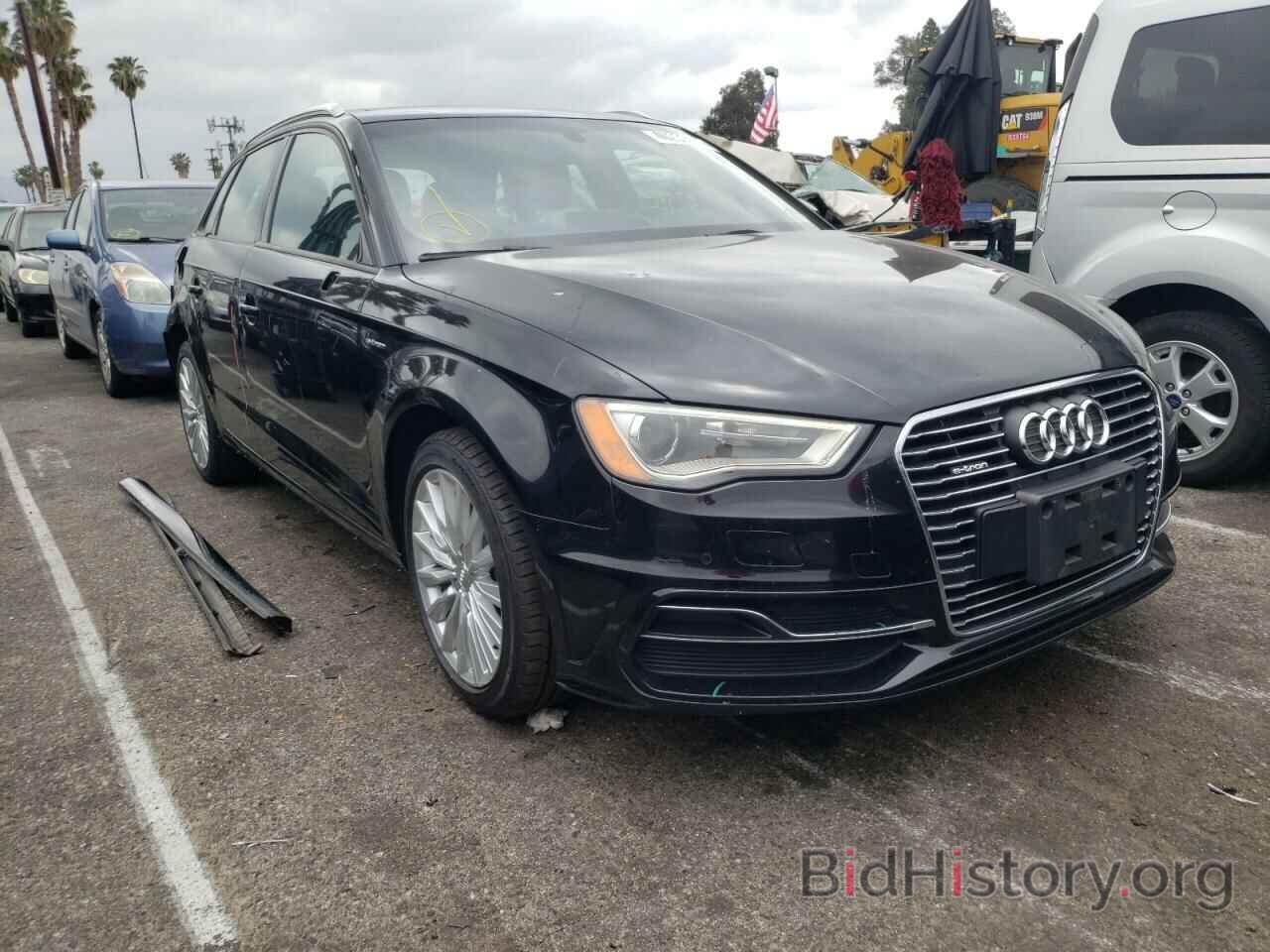 Photo WAUUPBFF6GA134811 - AUDI A3 2016