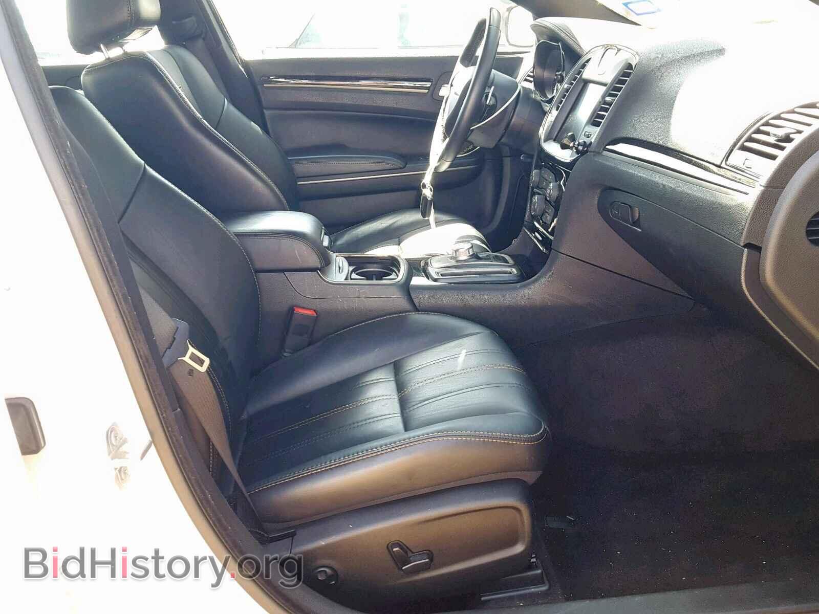 2016 CHRYSLER 300 - VIN: 2C3CCABG8GH269281 - Фото 5