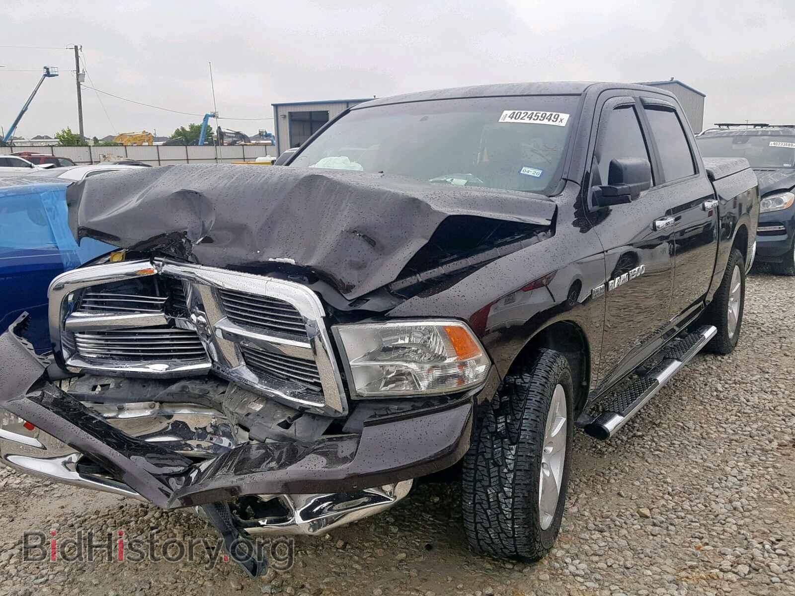 2011 DODGE RAM 1500 - VIN: 1D7RB1CT8BS577840 - Фото 2