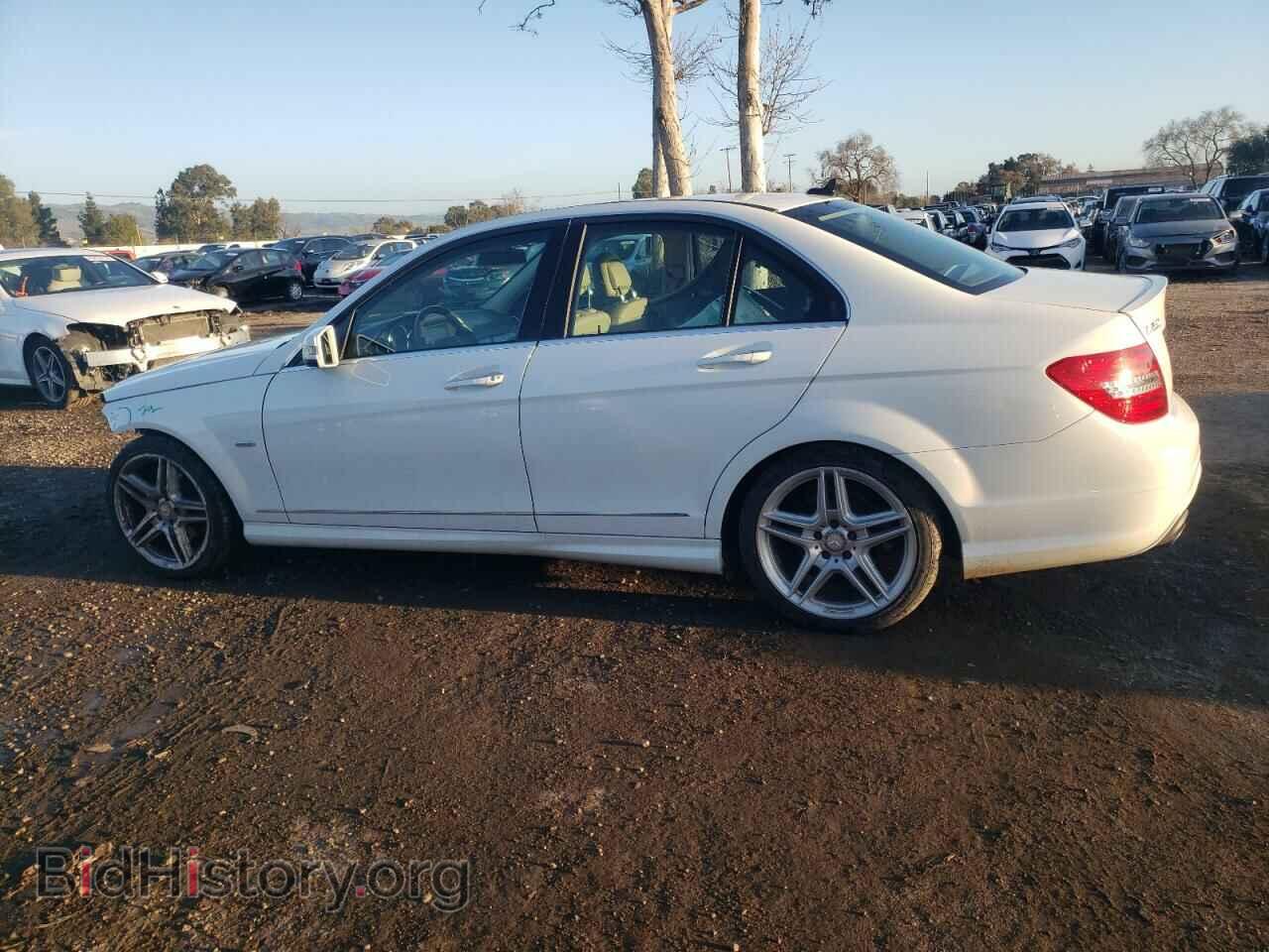 2012 MERCEDES-BENZ C-CLASS - VIN: WDDGF4HB9CA615905 - Фото 2