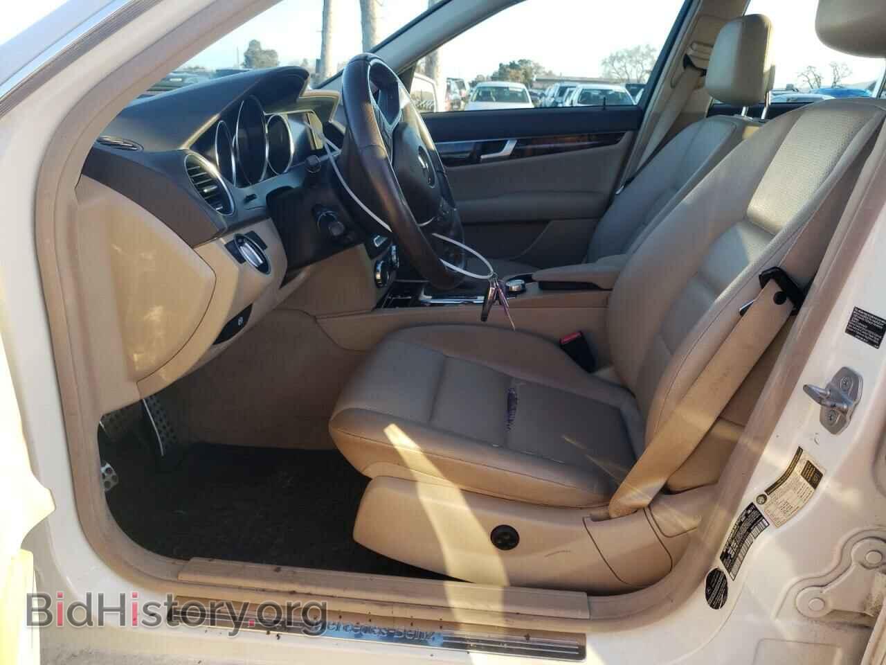 2012 MERCEDES-BENZ C-CLASS - VIN: WDDGF4HB9CA615905 - Фото 7