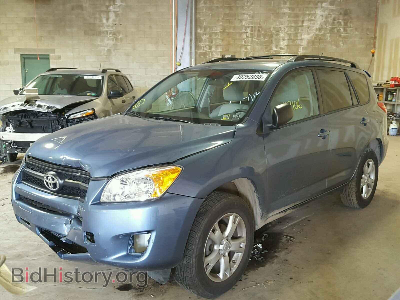 2011 TOYOTA RAV4 - VIN: 2T3BF4DV8BW125282 - Фото 2