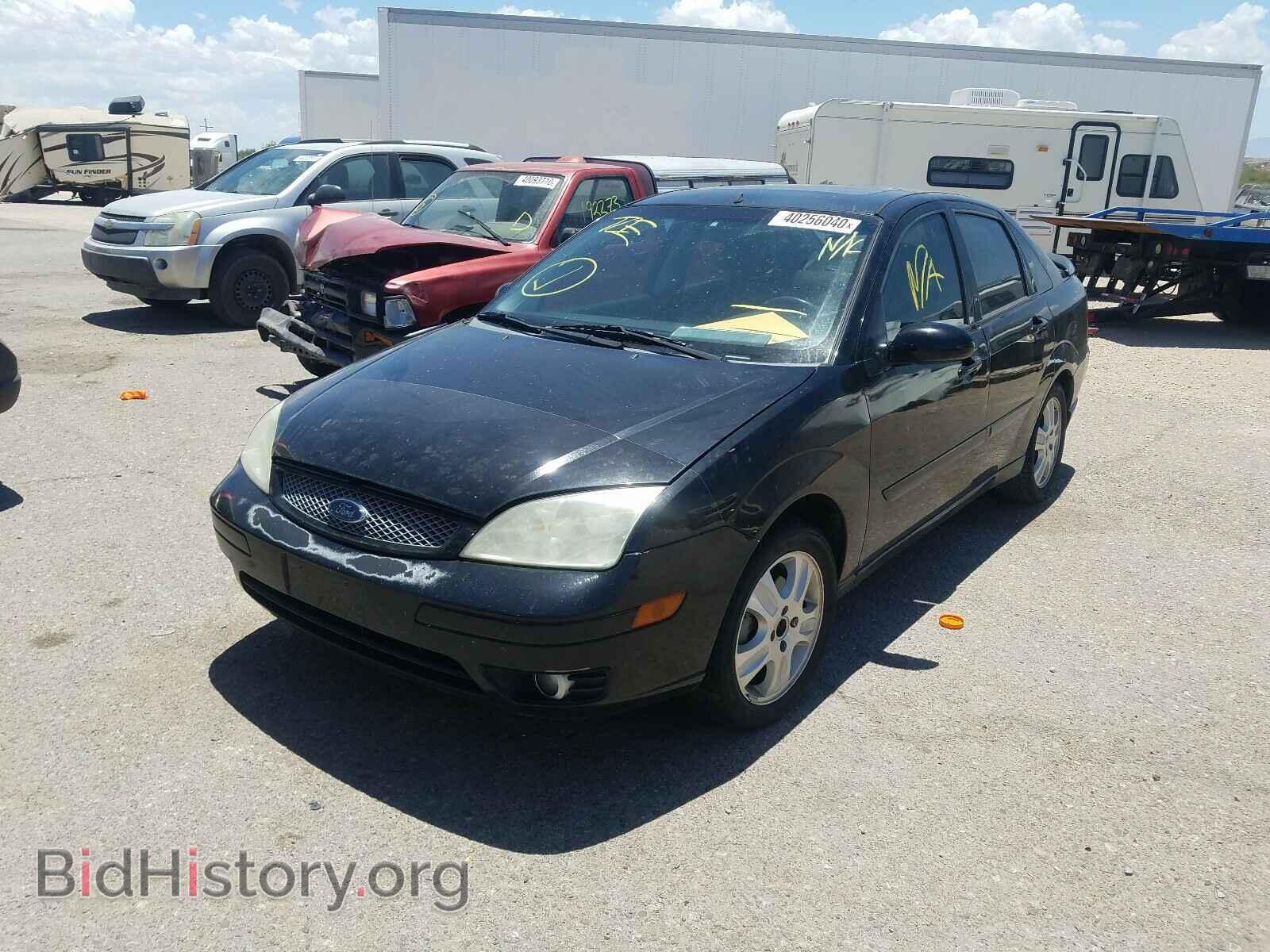 2005 FORD FOCUS - VIN: 1FAFP38Z05W173070 - Фото 2