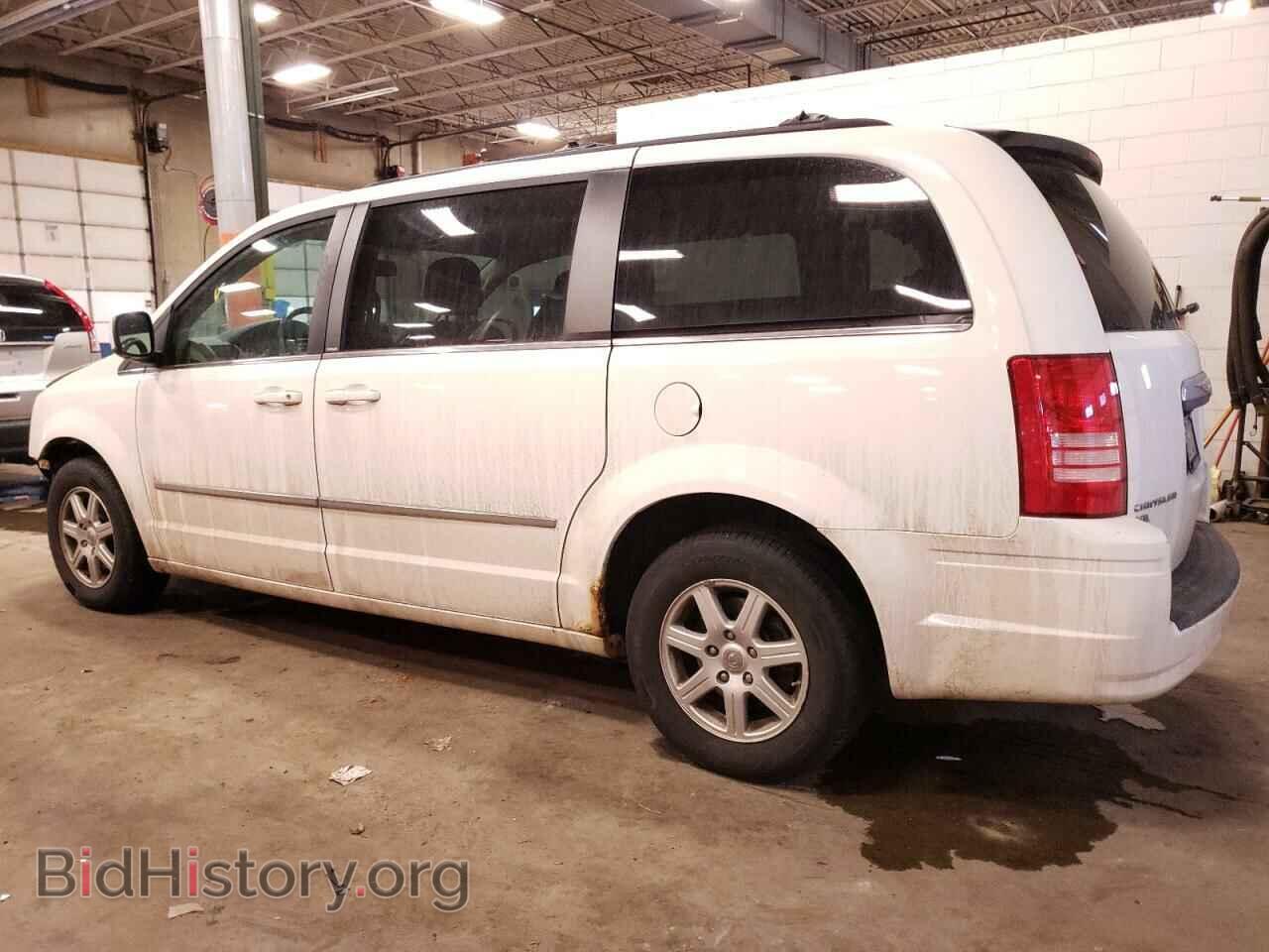2010 CHRYSLER MINIVAN - VIN: 2A4RR8DX4AR404973 - Фото 2