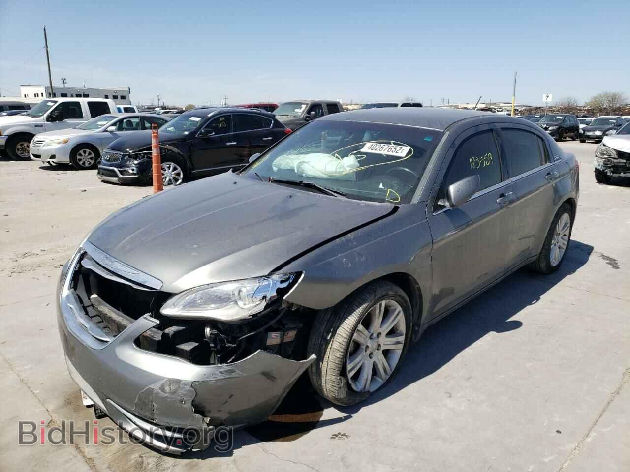2013 CHRYSLER 200 - VIN: 1C3CCBBB2DN764637 - Фото 2