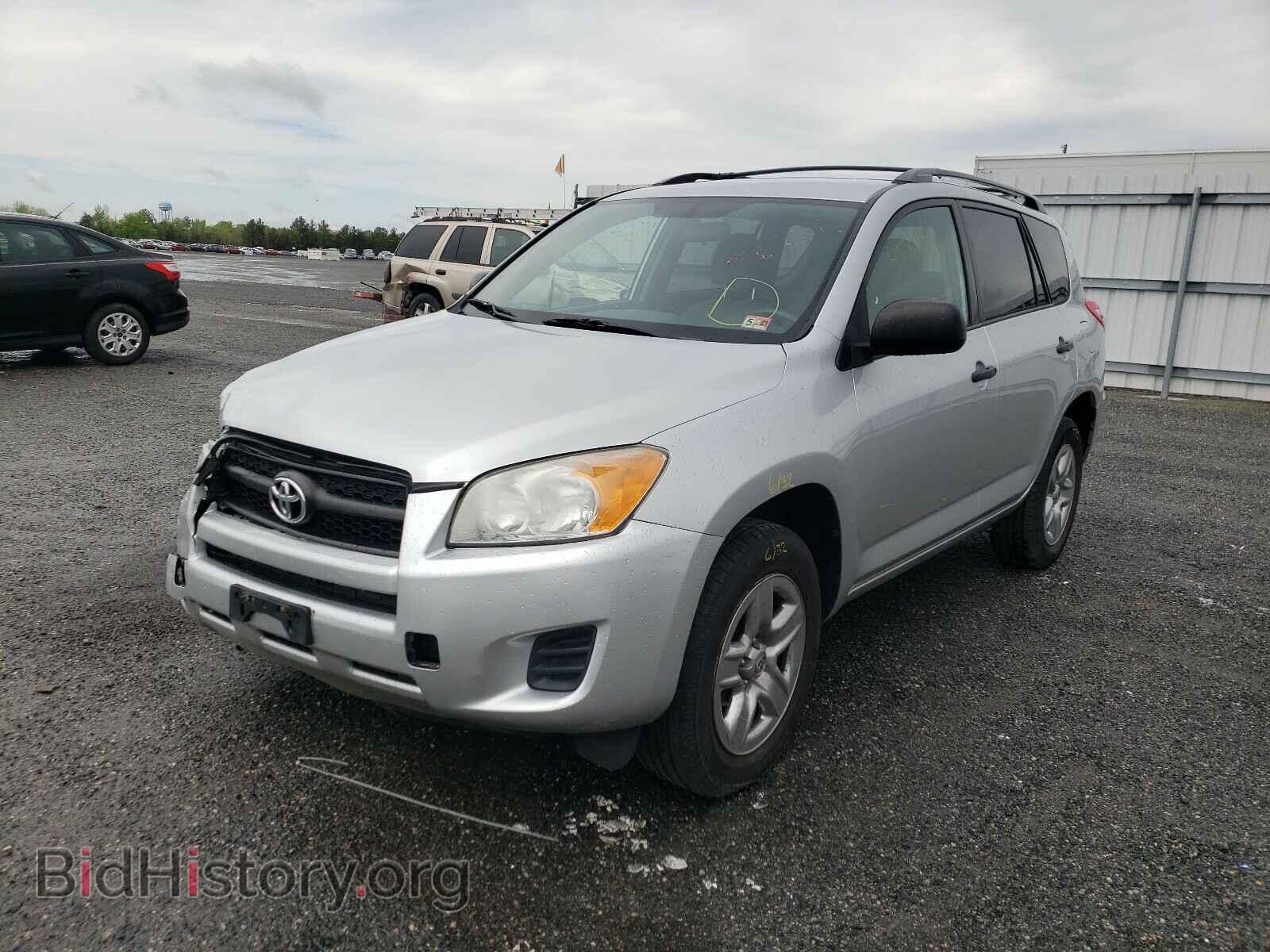 2011 TOYOTA RAV4 - VIN: 2T3BF4DV2BW141090 - Фото 2