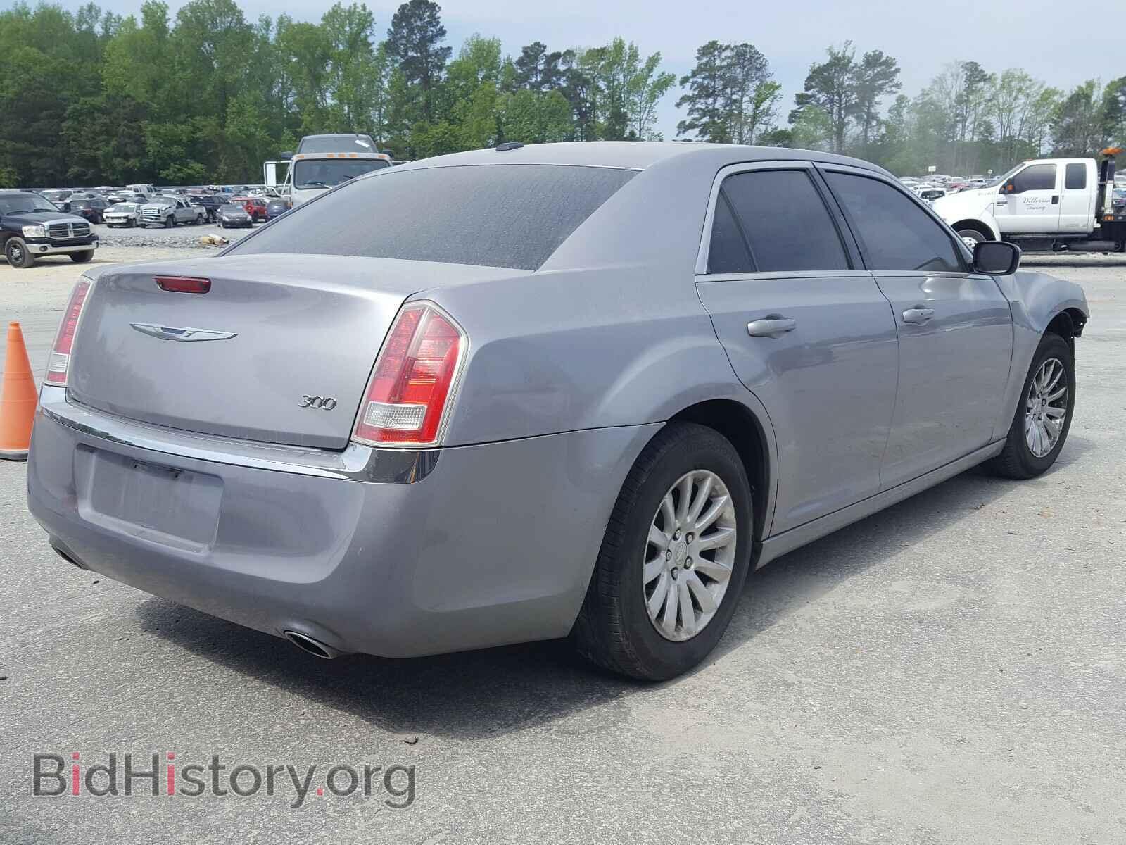 2014 CHRYSLER 300 - VIN: 2C3CCAAG5EH375945 - Фото 4