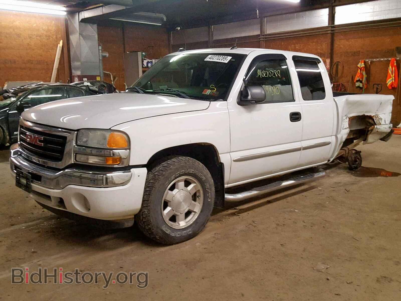 2005 GMC NEW SIERRA - VIN: 2GTEK19B051148672 - Фото 2
