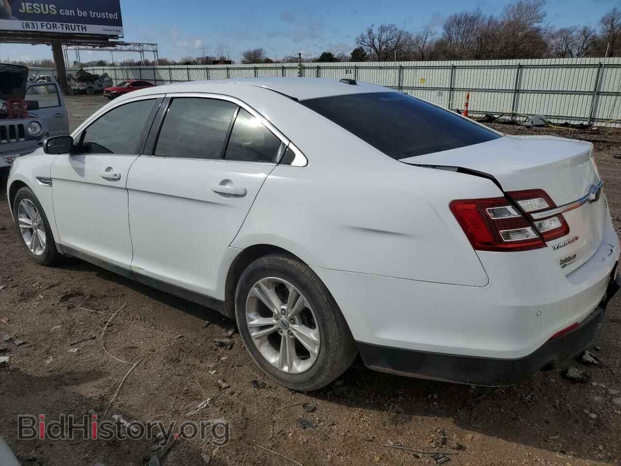 2015 FORD TAURUS - VIN: 1FAHP2E87FG207256 - Фото 2