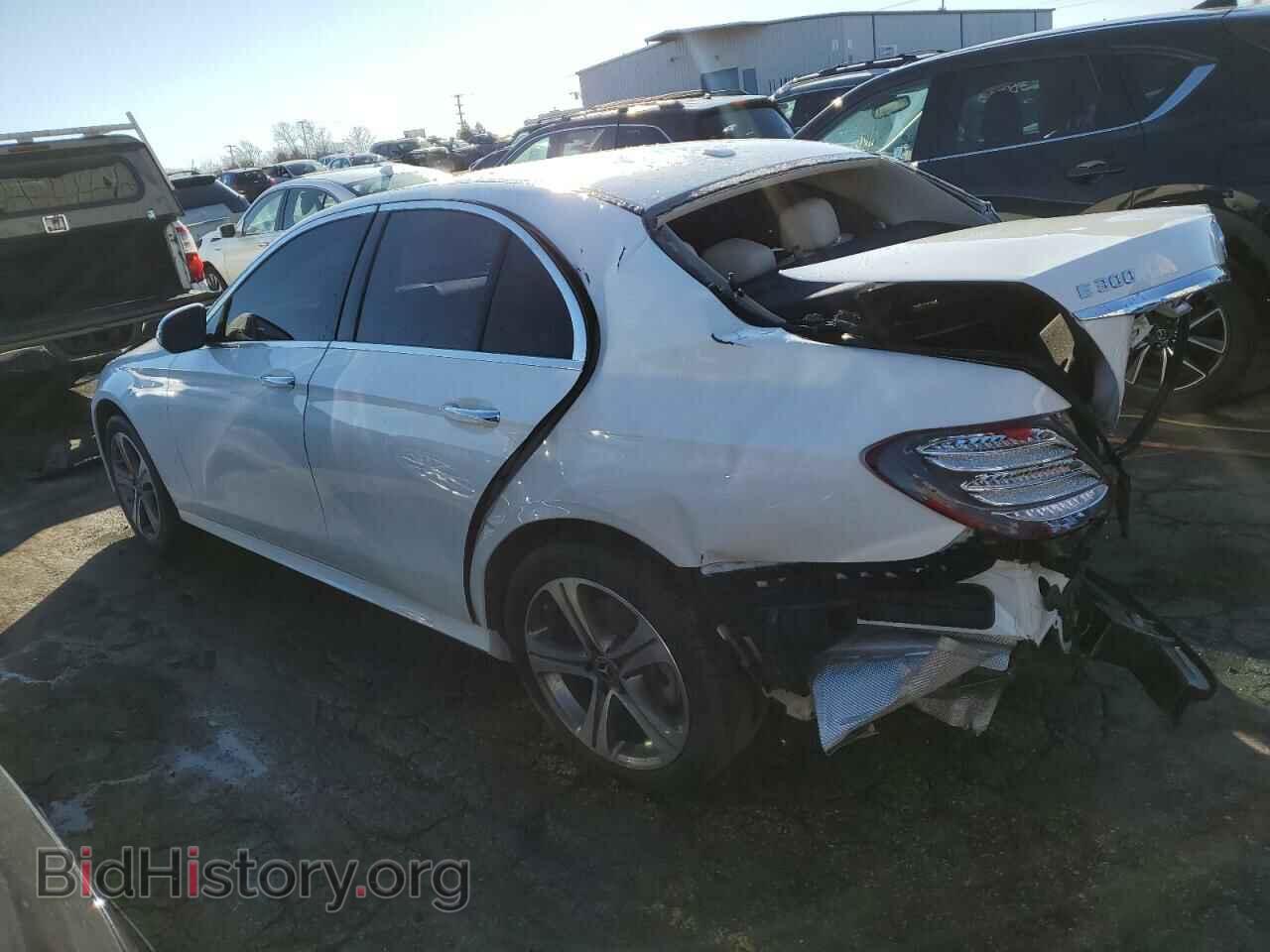 2018 MERCEDES-BENZ E-CLASS - VIN: WDDZF4KB9JA299873 - Фото 2