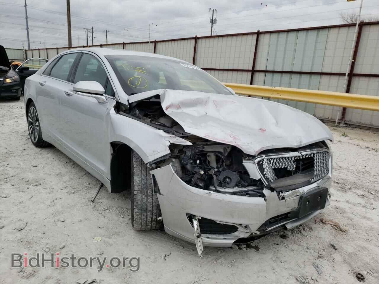 Photo 3LN6L5CC1HR615619 - LINCOLN MKZ 2017