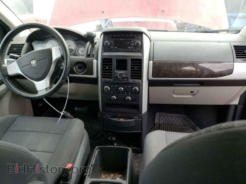 2010 Dodge CARAVAN (VIN 2D4RN5D15AR231527) — photo 8 of 13