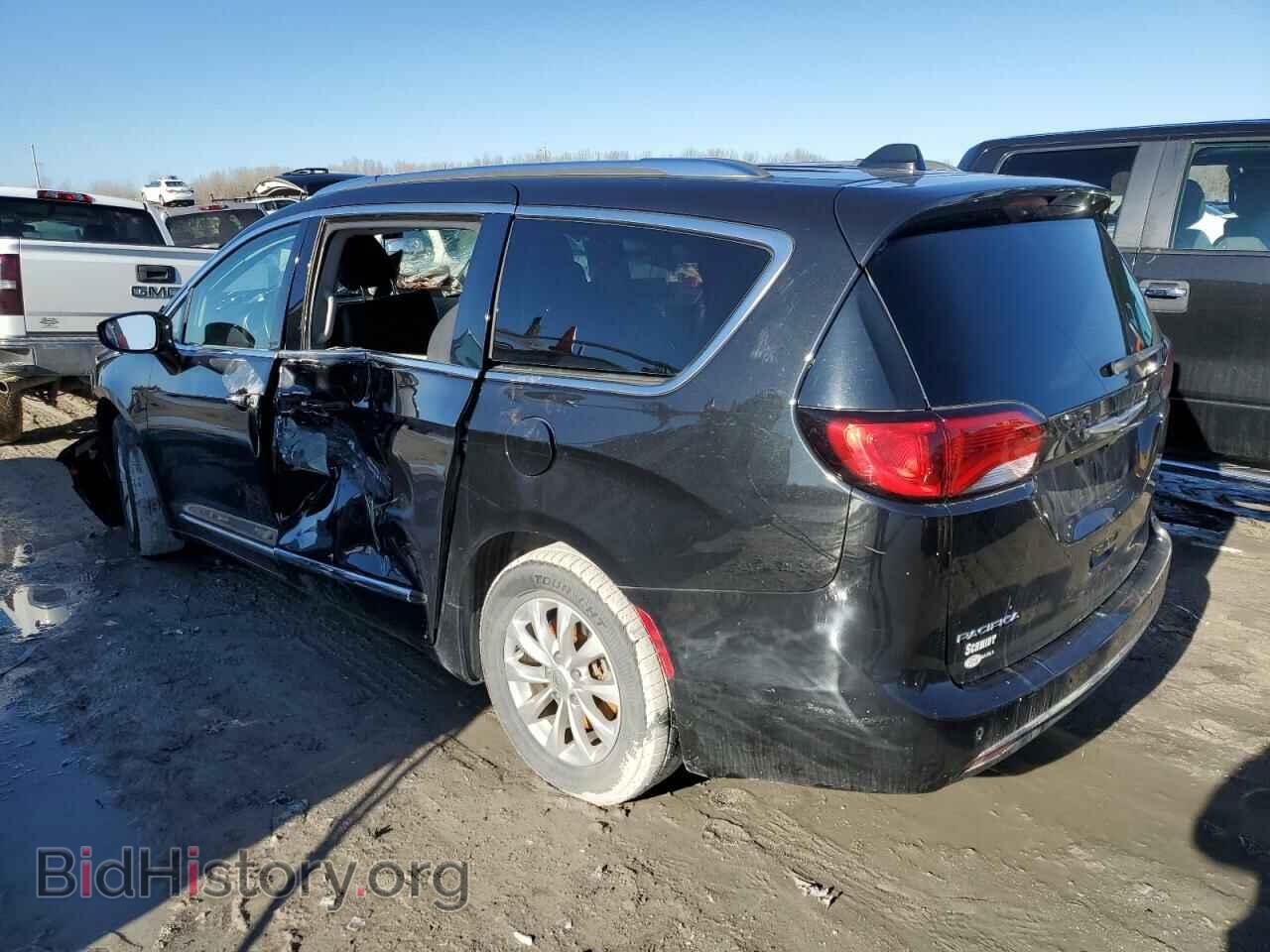 2019 CHRYSLER PACIFICA - VIN: 2C4RC1BG1KR625708 - Фото 2